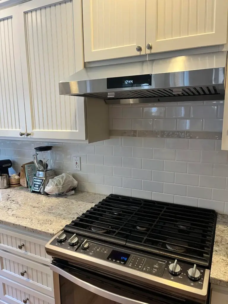 Range Hood Installation and Backsplash Tiling in Snoqualmie Ridge